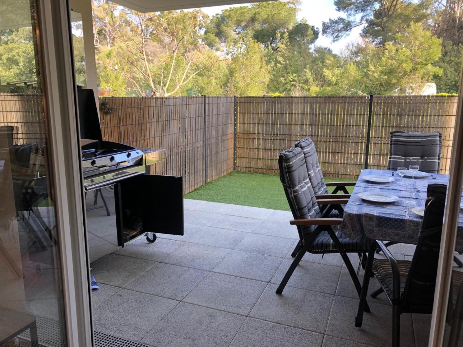 Ferienwohnung Rez De Jardin T3 Recent Et Calme Au Nouvelles Terres A La Londe Les Maures Exterior foto